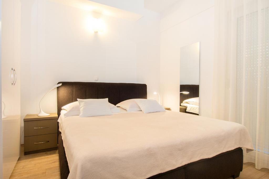 Bed & Breakfast Pino Podstrana Exteriör bild