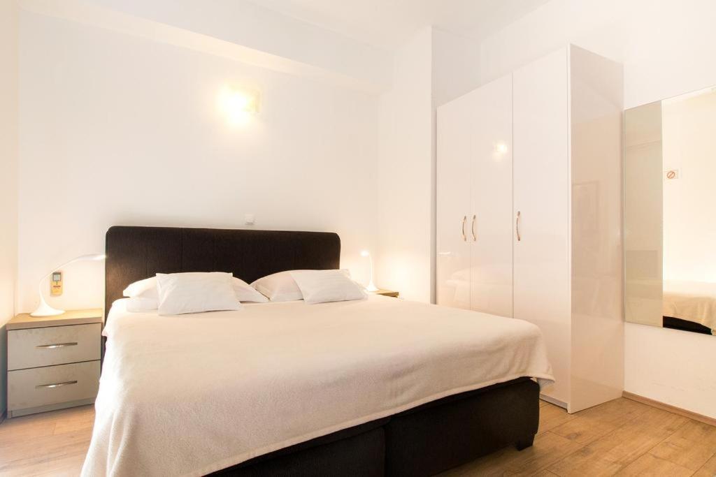 Bed & Breakfast Pino Podstrana Exteriör bild