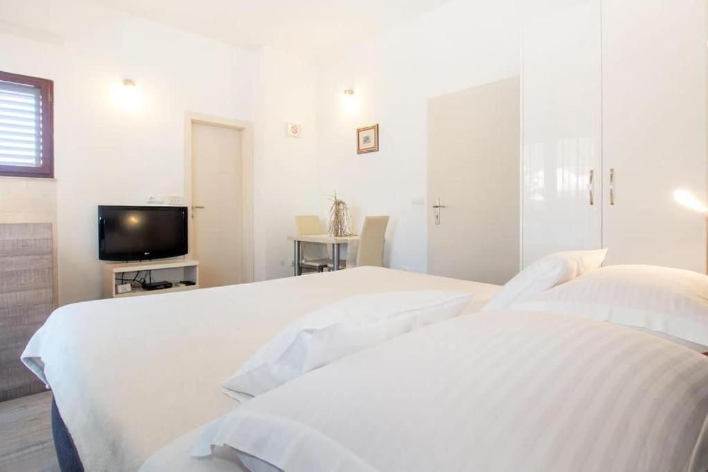 Bed & Breakfast Pino Podstrana Rum bild